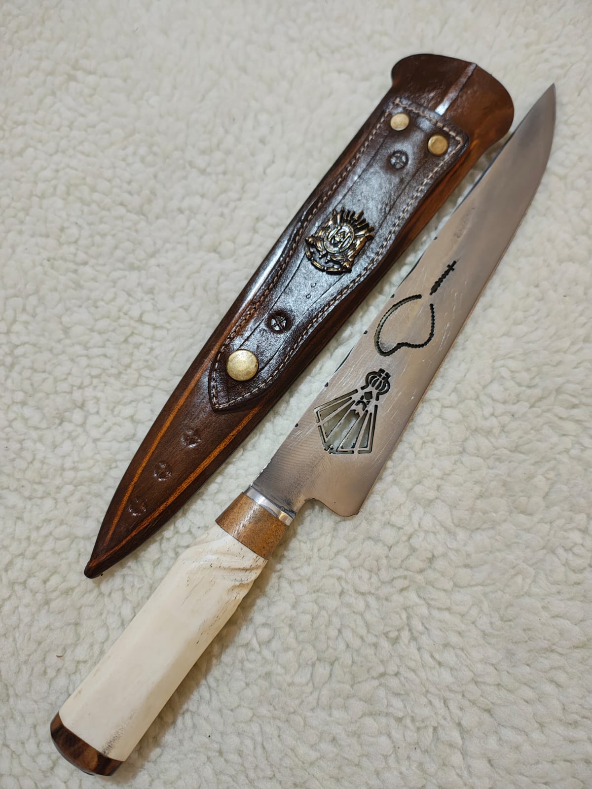 Faca Nossa Senhora 8 1/2"